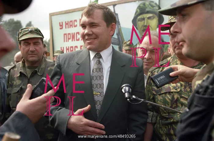 : Chairman of Russian Security Council Lebed in Chechnya, 1996 : Chairman of Russian Security Council Lebed in Chechnya, 1996