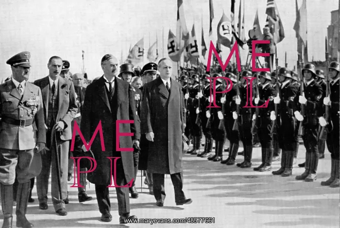 : Chamberlain, Ribbentrop and Hitler at Munich : Chamberlain, Ribbentrop and Hitler at Munich