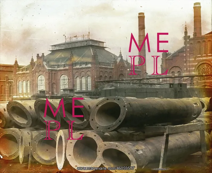 : Chamotte-retorts in front of the gasworks : Chamotte-retorts in front of the gasworks