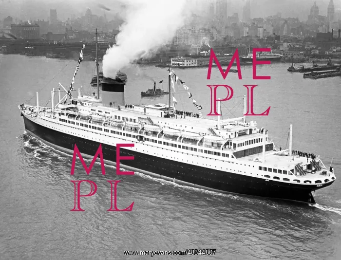 : The Champlain in New York, 1932 : The Champlain in New York, 1932