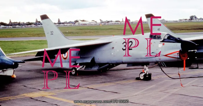 : Chance Vought F-8E Crusader 32 : Chance Vought F-8E Crusader 32