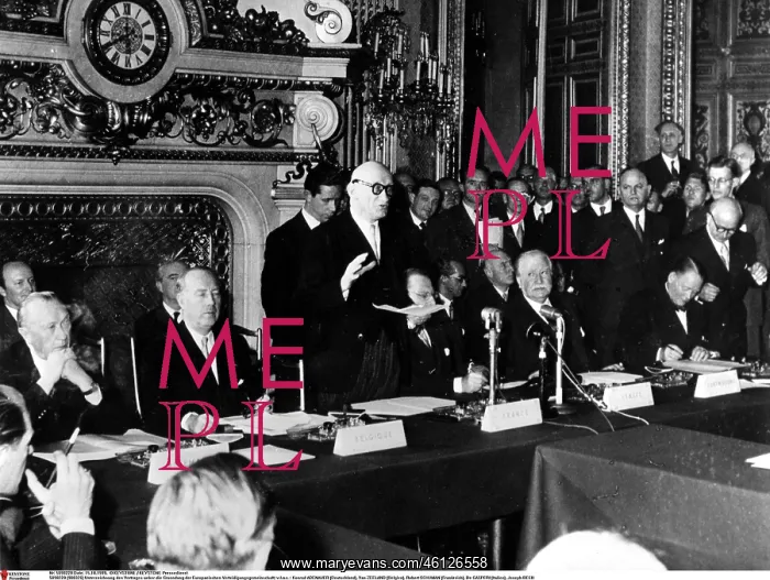 : Chancellor Konrad Adenauer of Germany, in Paris : Chancellor Konrad Adenauer of Germany, in Paris
