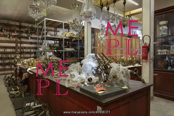 : Chandelier and clock storage, Batiment Perret : Chandelier and clock storage, Batiment Perret