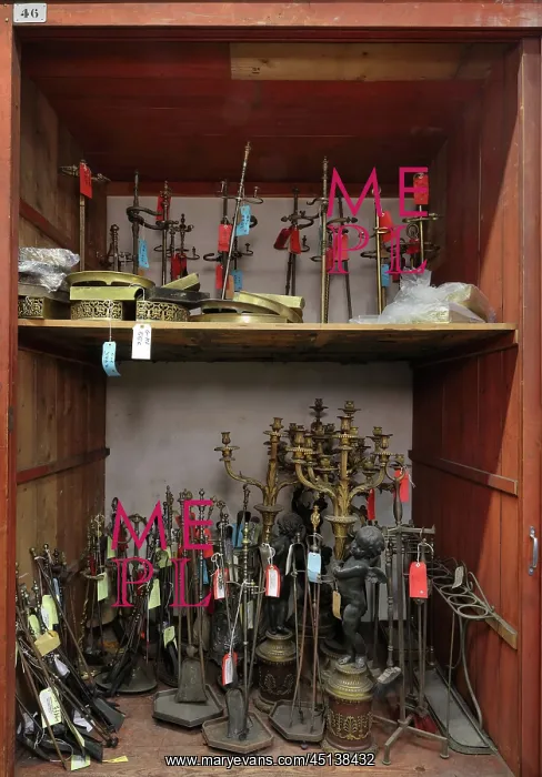 : Chandelier and clock storage, Batiment Perret : Chandelier and clock storage, Batiment Perret