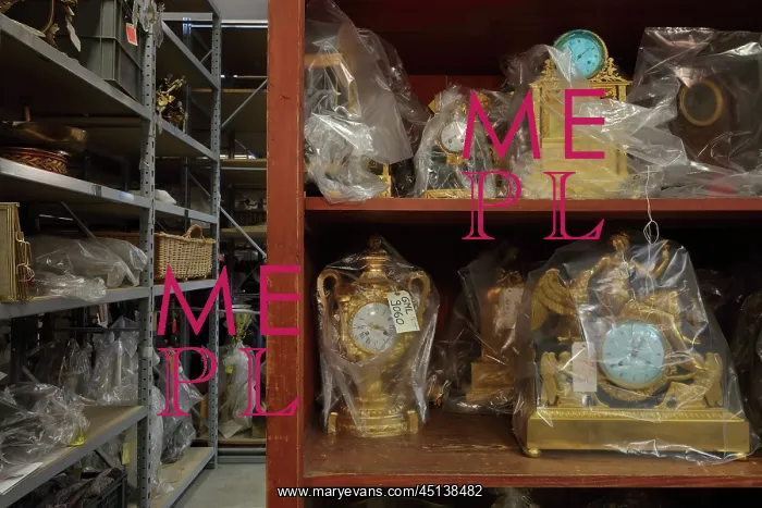 : Chandelier and clock storage, Batiment Perret : Chandelier and clock storage, Batiment Perret