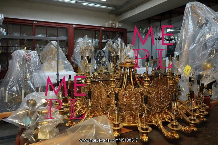 : Chandelier and clock storage, Batiment Perret : Chandelier and clock storage, Batiment Perret