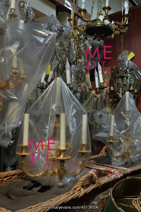 : Chandelier and clock storage, Batiment Perret : Chandelier and clock storage, Batiment Perret