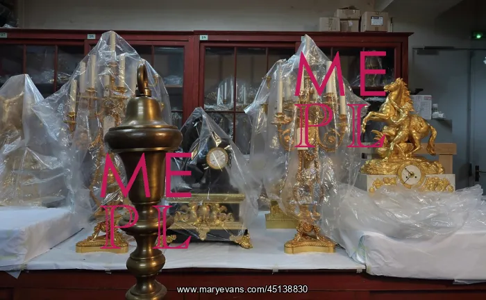 : Chandelier and clock storage, Batiment Perret : Chandelier and clock storage, Batiment Perret