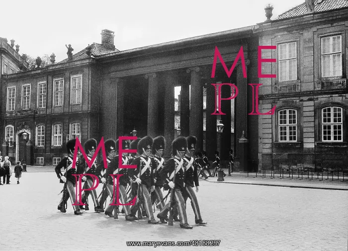  : Changing of the guard in front of the Amalienborg Palace, 1