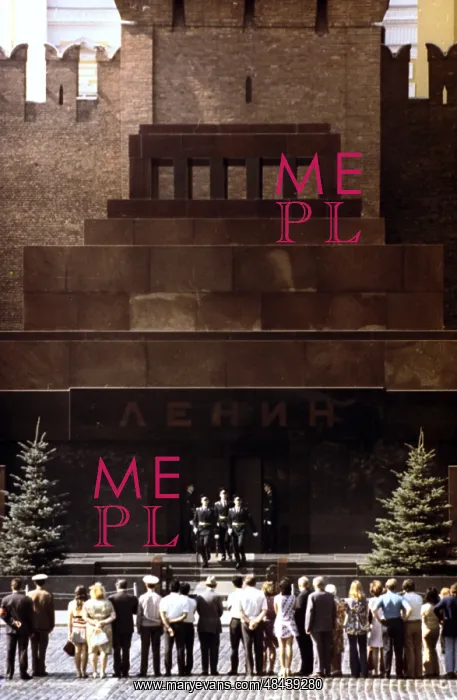 : Changing of the guard at Lenin's mausoleum, 1980 : Changing of the guard at Lenin's mausoleum, 1980