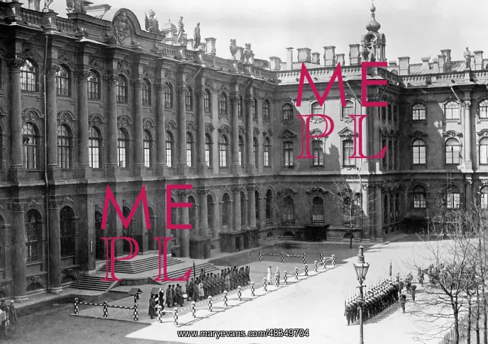: Changing of the guard in the Winter Palace, 1905 : Changing of the guard in the Winter Palace, 1905