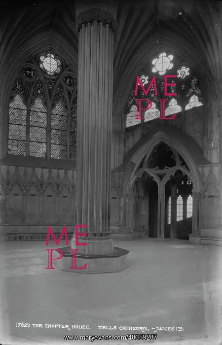 : The Chapter House of Wells Cathedral : The Chapter House of Wells Cathedral