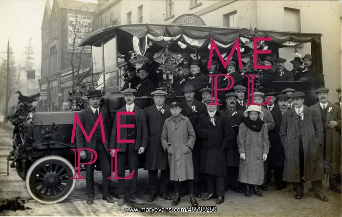 : Charabanc Outing, Thornton Heath, London : Charabanc Outing, Thornton Heath, London