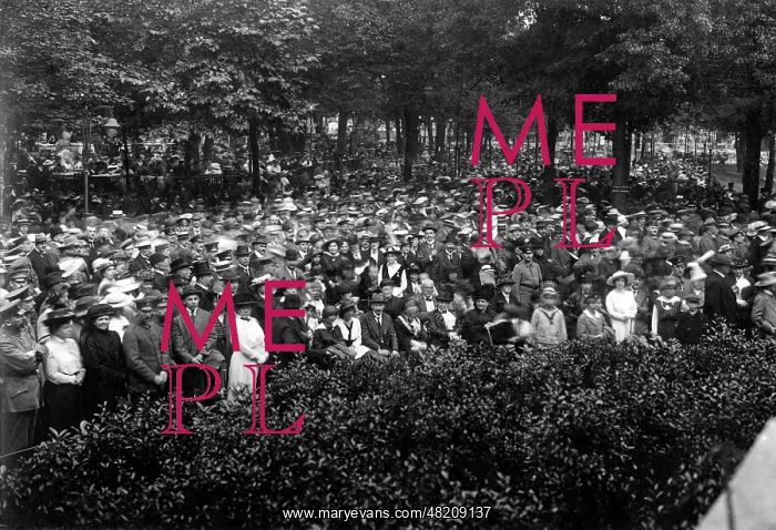 : Charity event, 1916 : Charity event, 1916