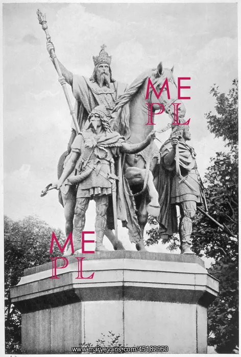 : CHARLEMAGNE STATUE : CHARLEMAGNE STATUE