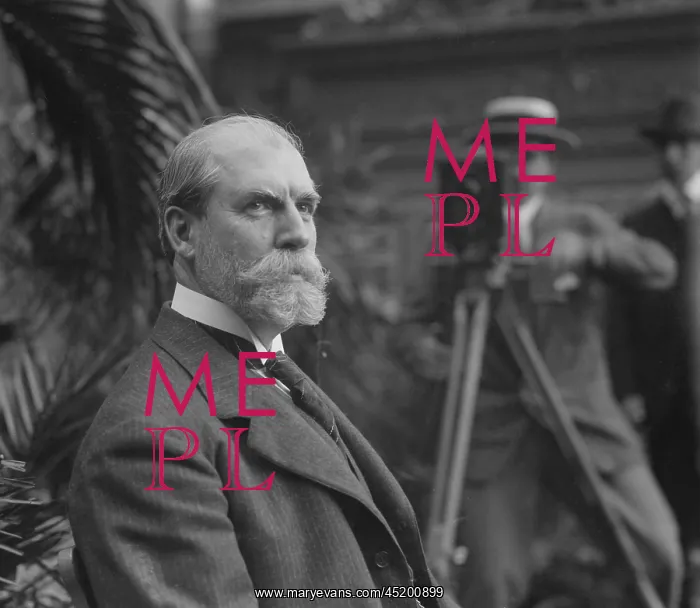 : Charles Evans Hughes (1862-1948), posed ? : Charles Evans Hughes (1862-1948), posed ?