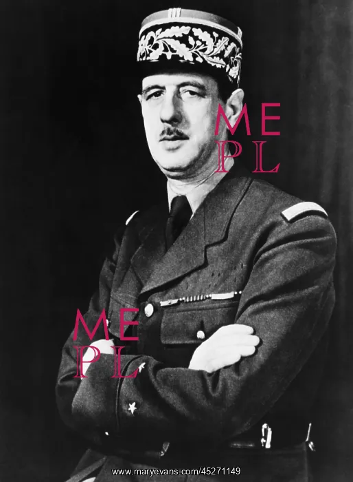 : Charles de Gaulle in exile in Britain during World : Charles de Gaulle in exile in Britain during World