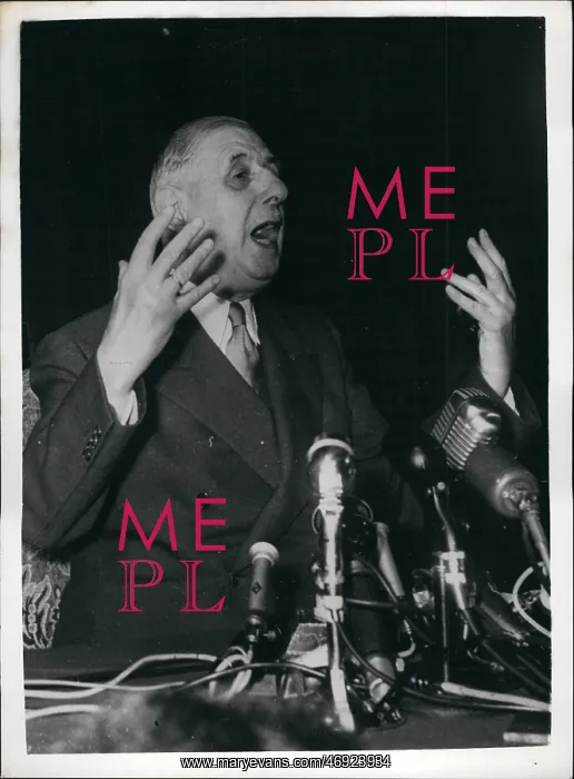 : Charles de Gaulle giving speech in Paris, Algerian crisis : Charles de Gaulle giving speech in Paris, Algerian crisis