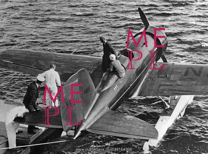 : Charles Lindbergh : Charles Lindbergh