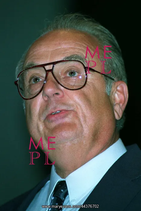  : Charles Russel