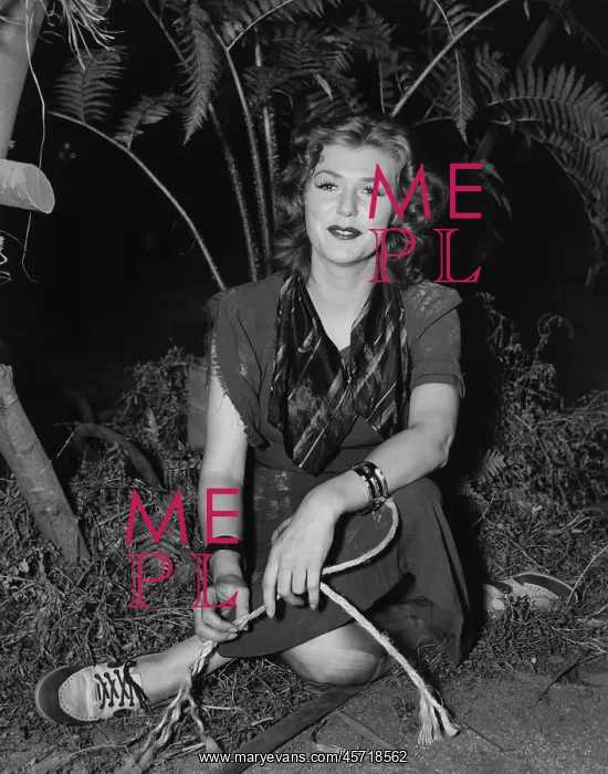 : Charlotte Wynters - actress : Charlotte Wynters - actress