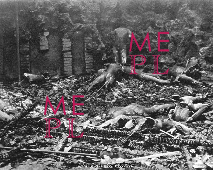 : Charred wax figures after fire at Madame Tussauds, 1925 : Charred wax figures after fire at Madame Tussauds, 1925
