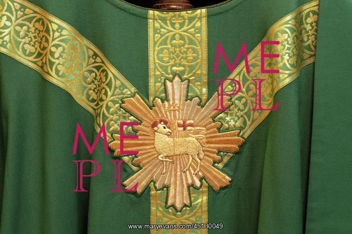 : Chasuble, Cathedrale Notre-Dame de Paris, Paris, France : Chasuble, Cathedrale Notre-Dame de Paris, Paris, France