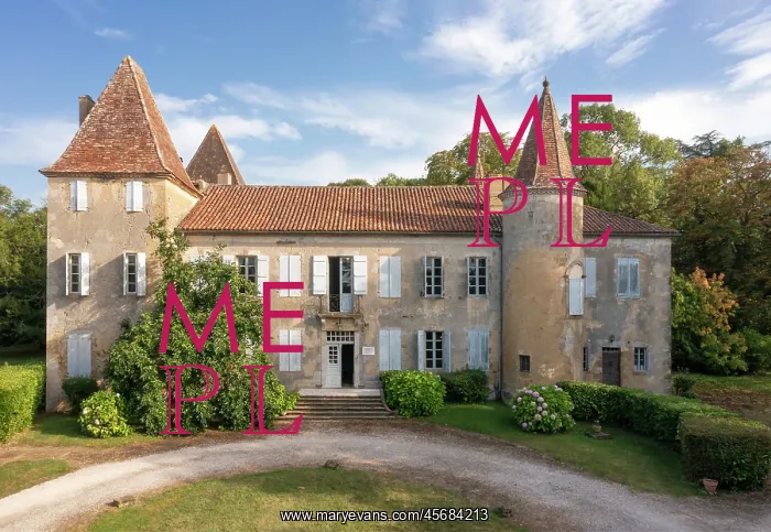 : Chateau de Castelmore, Lupiac, Gers, Occitania, France : Chateau de Castelmore, Lupiac, Gers, Occitania, France