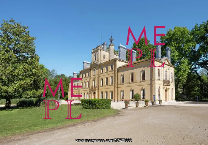 : Chateau d'Avignon, Saintes-Maries-de-la-Mer : Chateau d'Avignon, Saintes-Maries-de-la-Mer