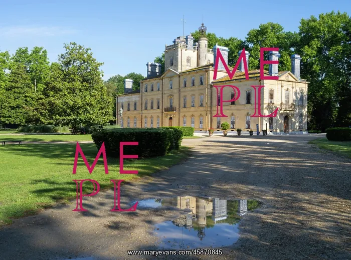 : Chateau d'Avignon, Saintes-Maries-de-la-Mer : Chateau d'Avignon, Saintes-Maries-de-la-Mer