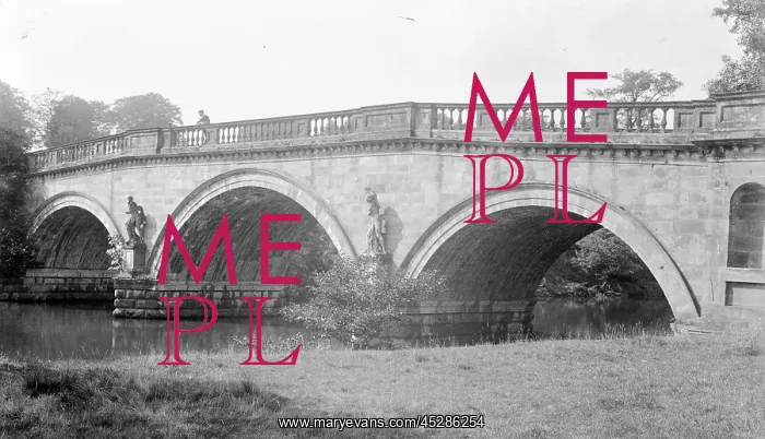 : Chatsworth Bridge : Chatsworth Bridge