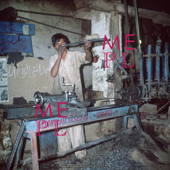  : CHECKING RIFLES / PAKISTAN