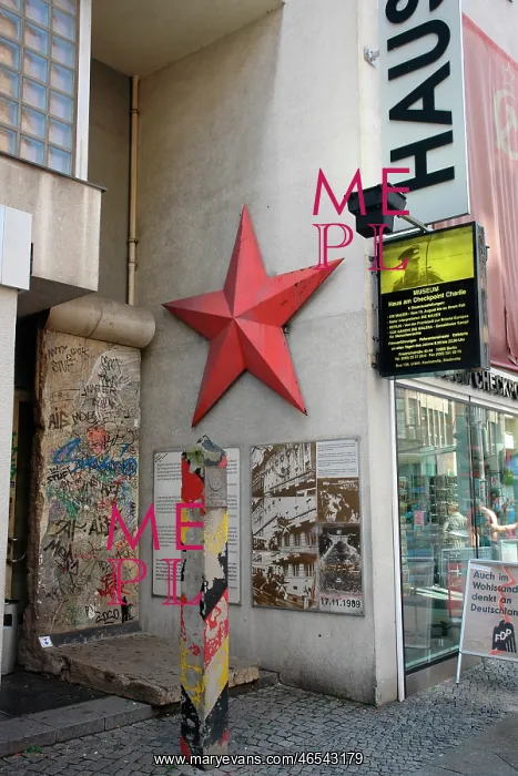 : Checkpoint Charlie Museum, Berlin : Checkpoint Charlie Museum, Berlin