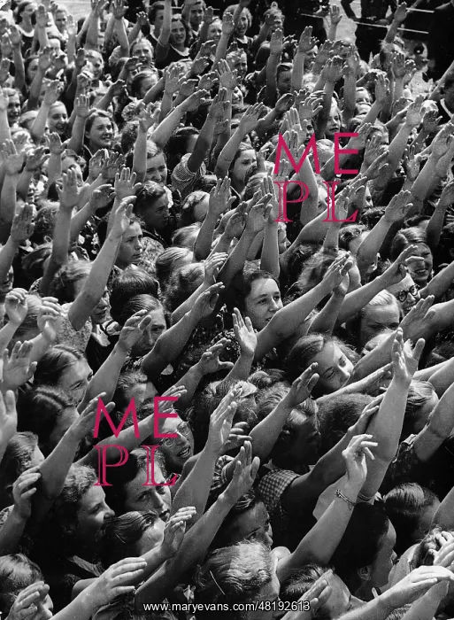 : Cheering Masses in front of the Reich Chancellery : Cheering Masses in front of the Reich Chancellery