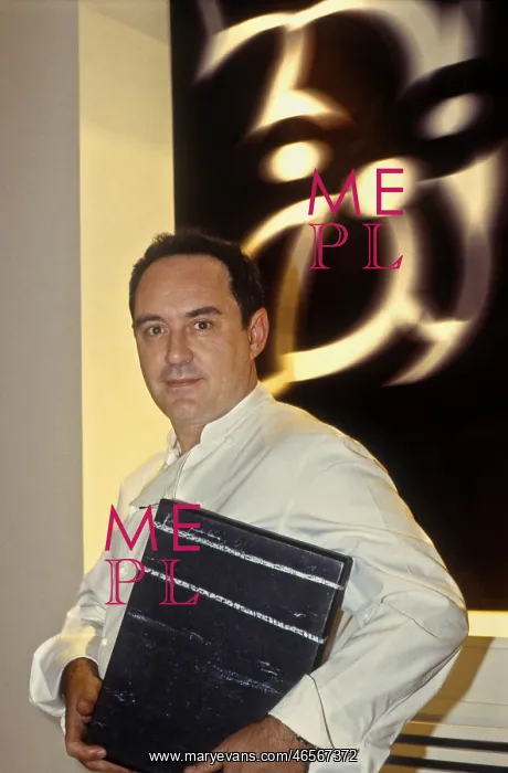 : The chef Ferran Adria in BulliTaller (Barcelona : The chef Ferran Adria in BulliTaller (Barcelona