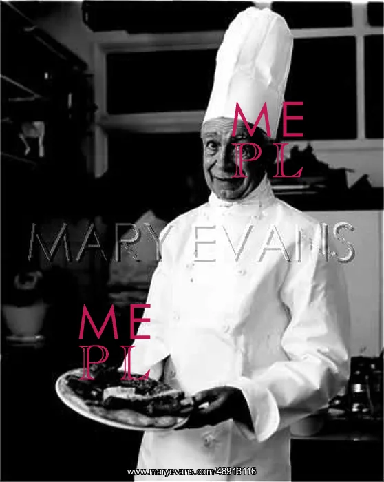 : CHEF WITH PLATE OF FOOD : CHEF WITH PLATE OF FOOD