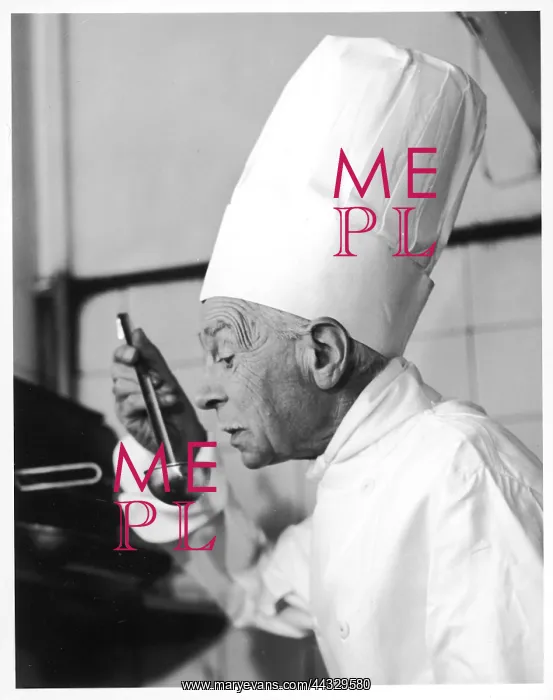 : CHEF TASTING FOOD : CHEF TASTING FOOD