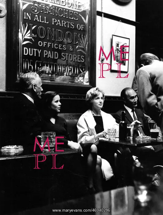  : CHELSEA PUB SCENE 1959