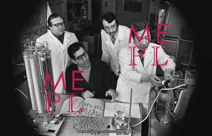 : Chemical laboratory : Chemical laboratory