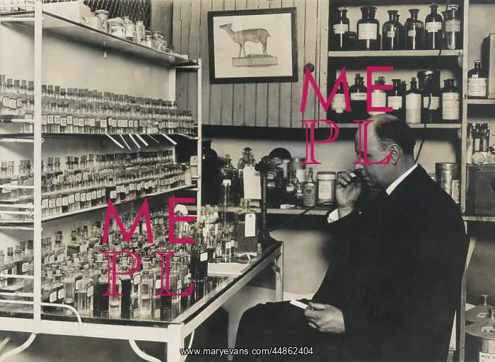 : CHEMIST AT WORK : CHEMIST AT WORK