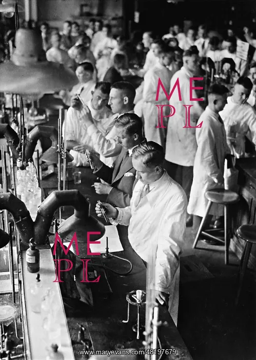 : Chemistry students in the laboratory, 1932 : Chemistry students in the laboratory, 1932