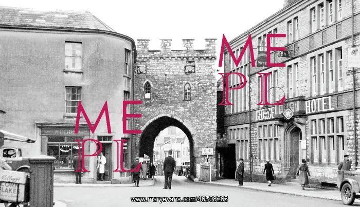  : Chepstow, Town Gate c1950