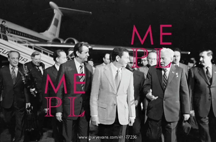 : Chernenko visits Republic of Cuba : Chernenko visits Republic of Cuba