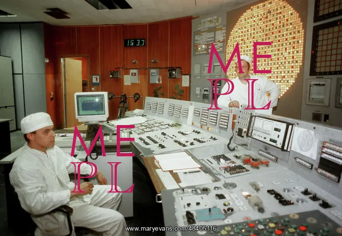 : Chernobyl Nuclear Power Plant Unit 1 control room, 1996 : Chernobyl Nuclear Power Plant Unit 1 control room, 1996