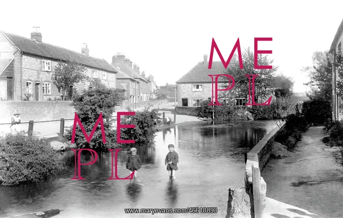  : Chesham, Waterside, from Lord's Mill 1906