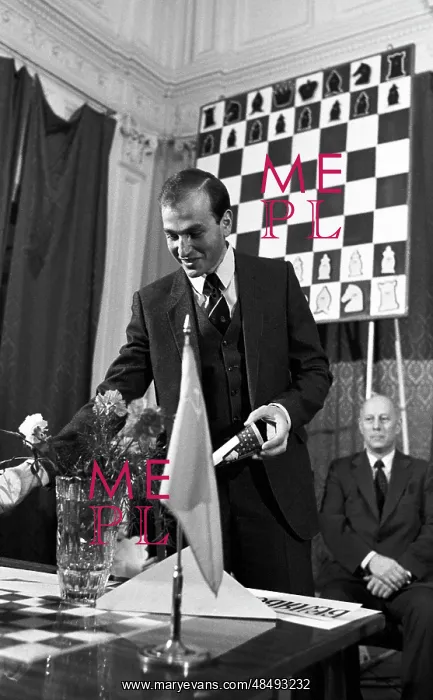 : Chess player Alexander Beliavsky, 1983 : Chess player Alexander Beliavsky, 1983
