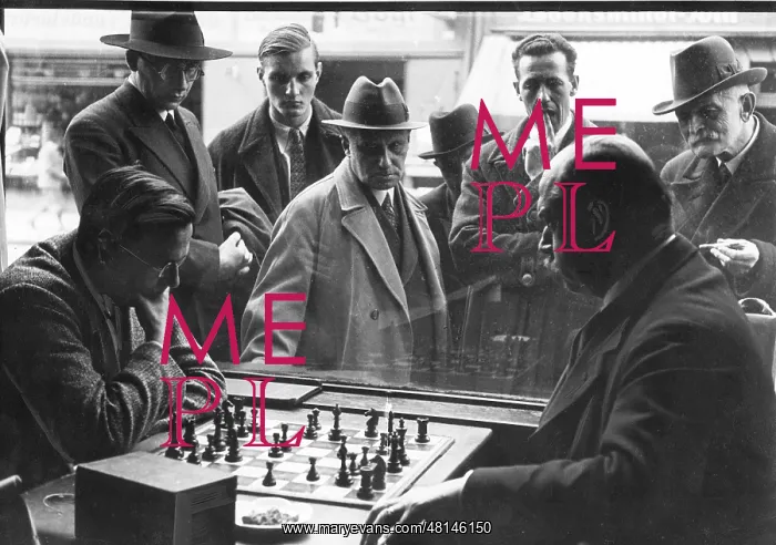 : Chess players in Cafe Stephanie in Munich, 1931 : Chess players in Cafe Stephanie in Munich, 1931