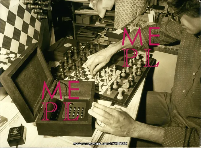  : Chess-Playing Robot Boris