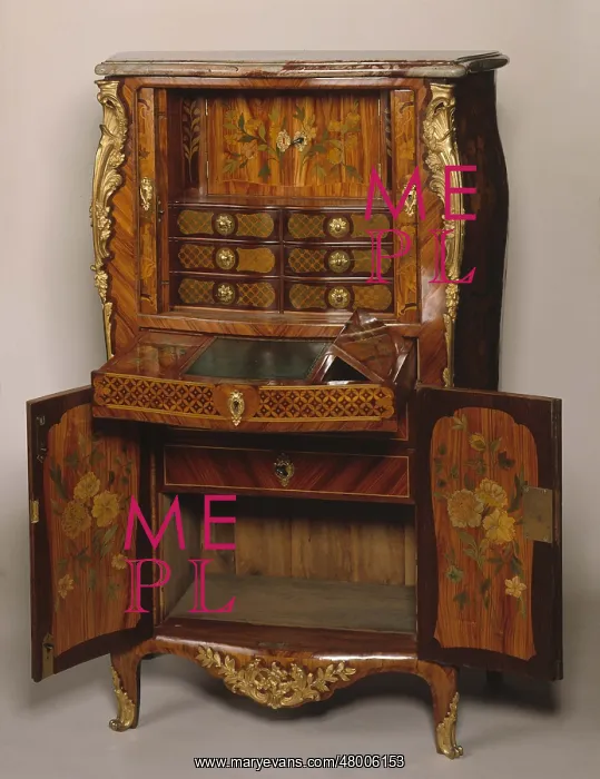 : Chest of drawers with doors : Chest of drawers with doors