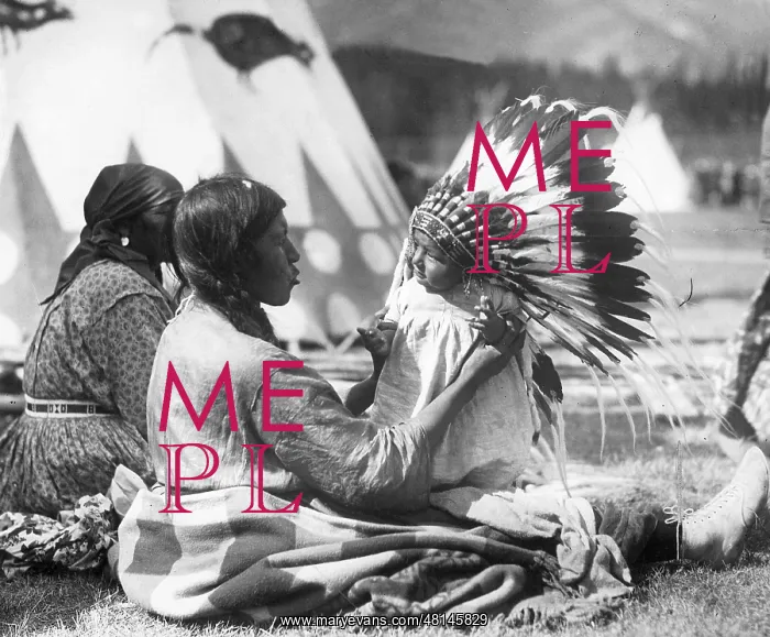 : Chief Cry like Elk with his mother, 1927 : Chief Cry like Elk with his mother, 1927